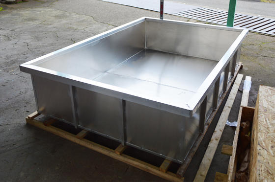 アルミ製大型角型水槽 (A5052) | 金属材料の切り売り及び定寸販売 専門