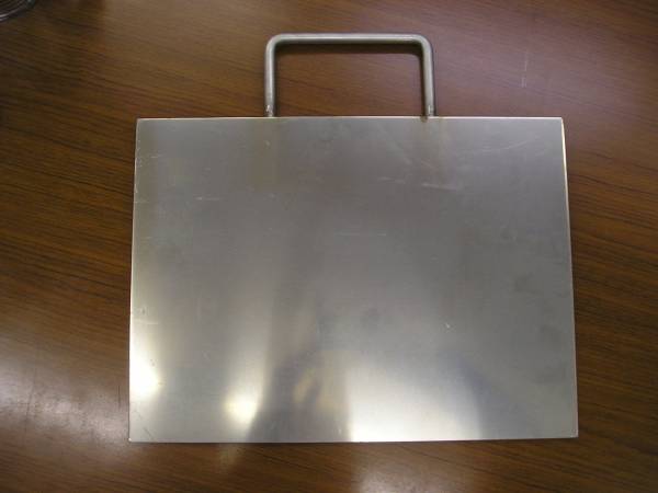 アルミ製 止水板 堰板 水門 堰 水口 持手付 溶接 製作加工品 (A5052)　オーダーメイド（幅Bを横、高さDを縦に入力してください）