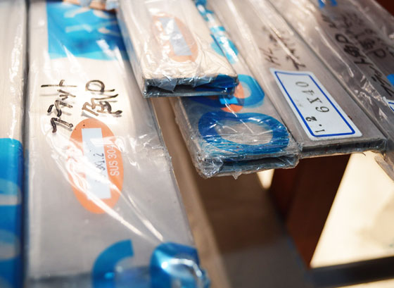 ステンレス ヘアーライン研磨 フラット角パイプ SUS304 切り売り 小口